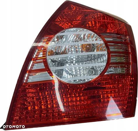 Lampa Prawa tył tylna 924022D210 HYUNDAI Elantra 03-06 / Elantra 7 20-23 92402AA000 - 1