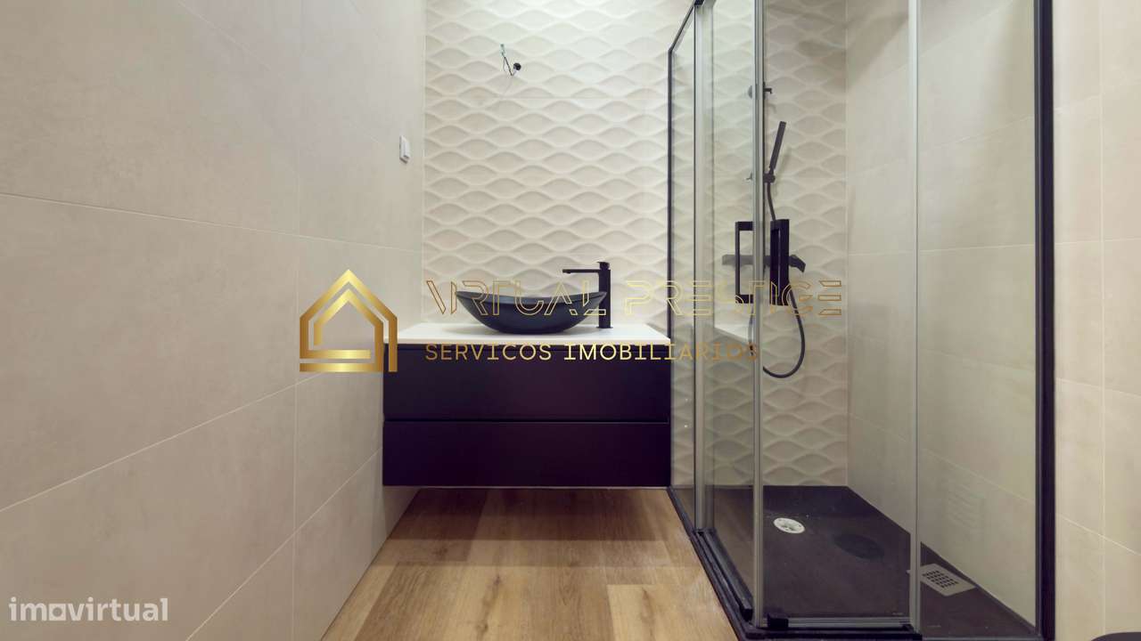 Moradia T4 moderna na Charneca da Caparica com piscina, jardim e ga...-8