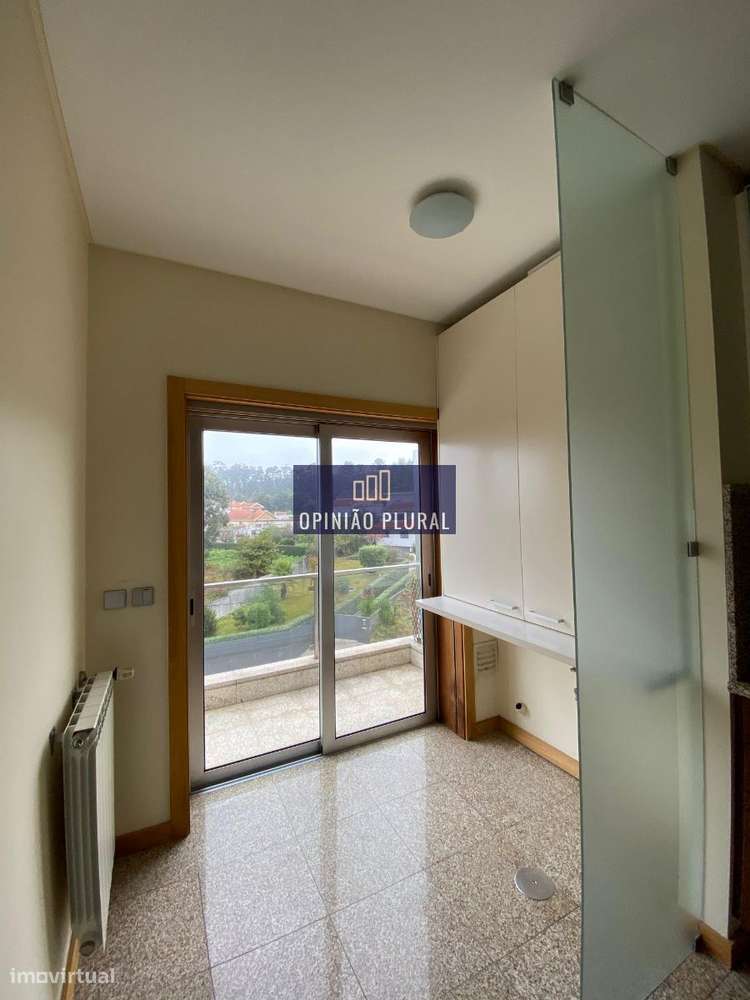 T2 de Luxo com Varandas e Garagem Dupla em S. Félix da Marinha-8