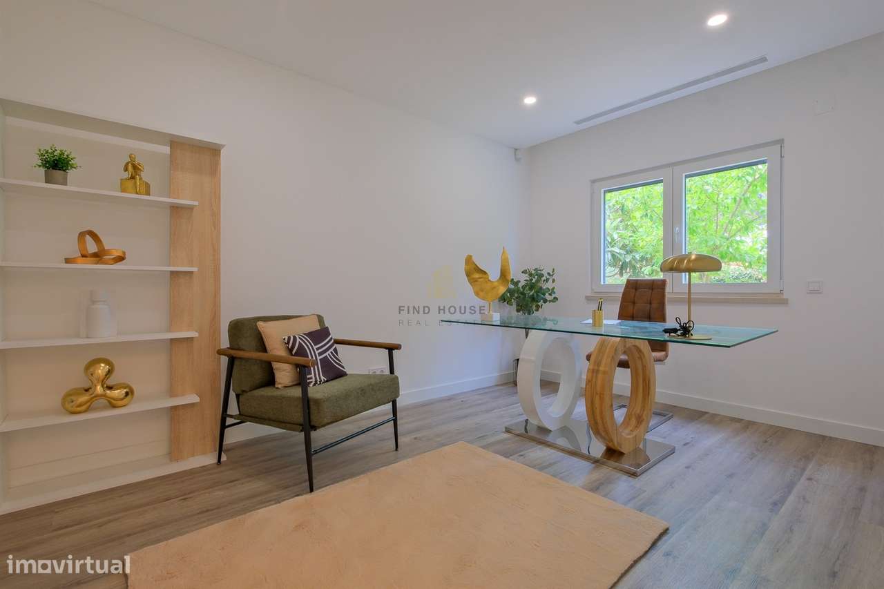 Moradia T4 de Luxo Totalmente Remodelada na Herdade da Aroeira-29