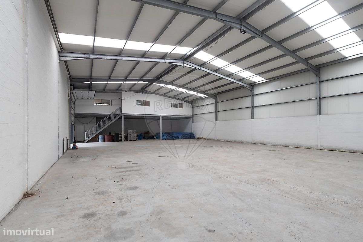 Armazém  para arrendamento - Grande imagem: 2/16