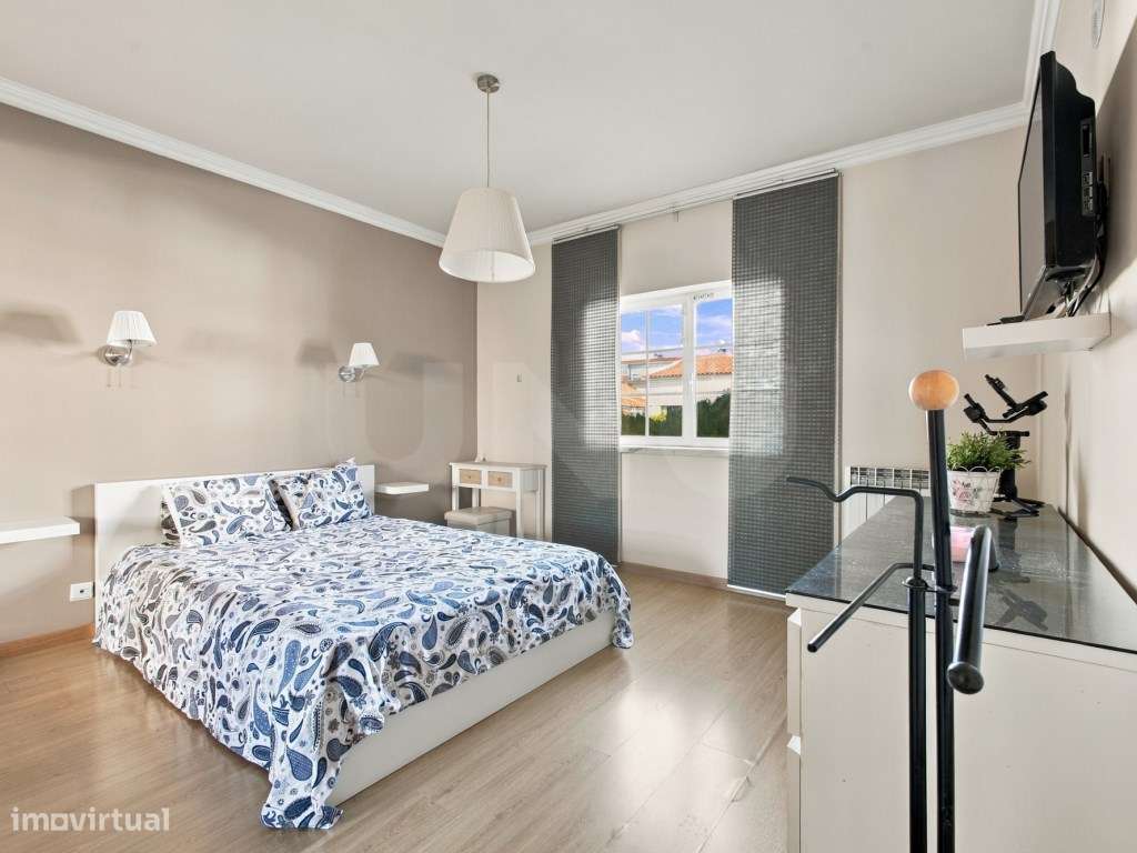 Apartamento T2+1, para venda, em São Pedro da Cadeira, no eixo Eric...-17
