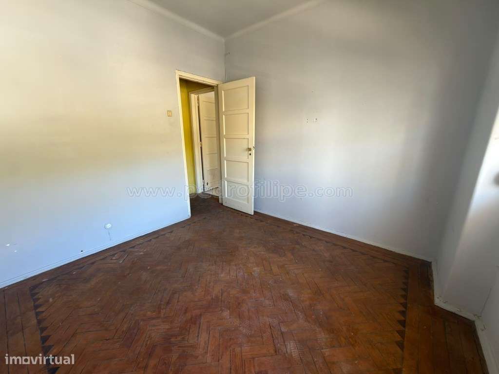 Apartamento no centro de Sesimbra para remodelação-4