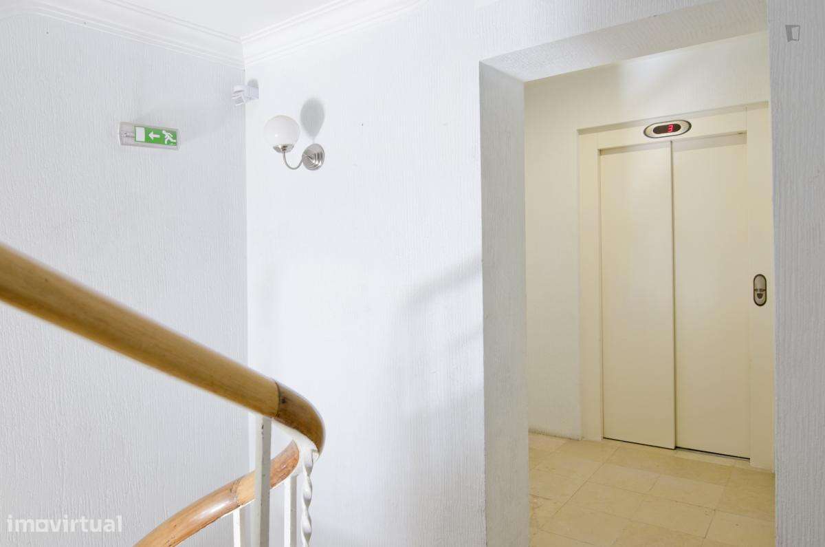 Quarto - localizado em Arroios Lisbon - Grande imagem: 4/10