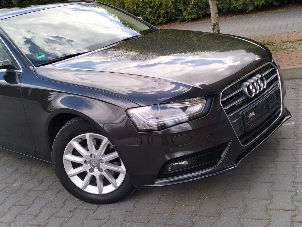 Audi A4 B8 2.0 TDI DPF quattro Attraction 2012