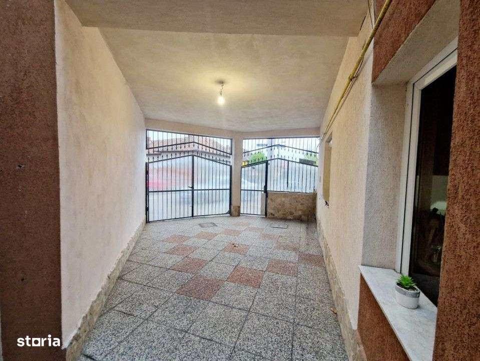Casa de vanzare cu 3 dormitoare, Iosia, Oradea - Imagine principală: 4/15