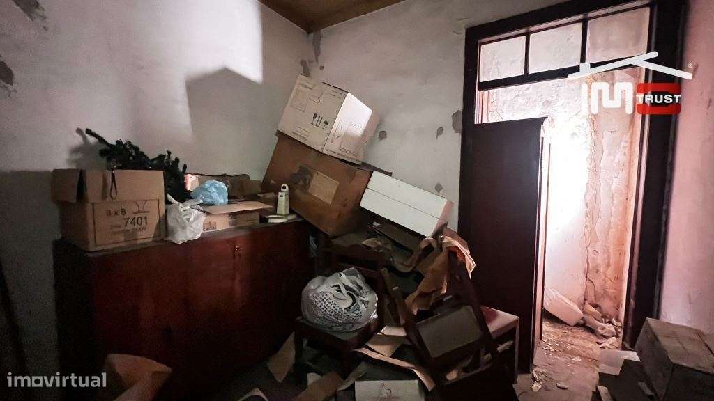 Prédio Habitacional Rés-do-Chão e 1º andar no Centro do Montijo - P...-26