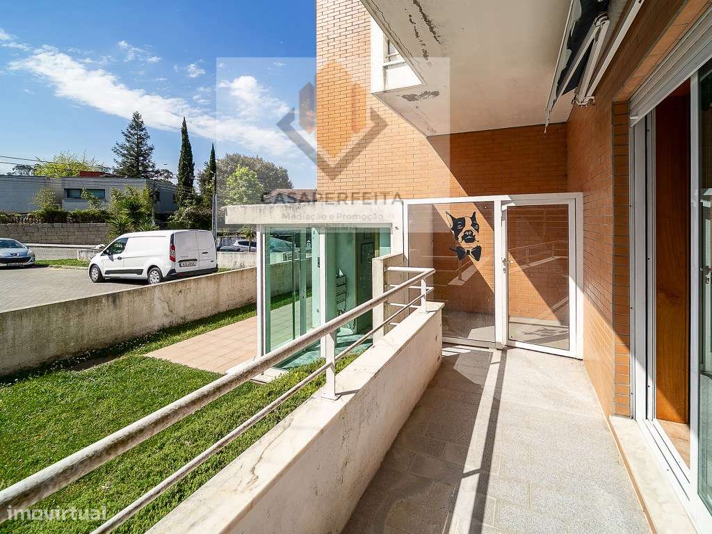 Fabuloso Apartamento T3 de 3 Frentes com Varanda e Box - Avintes-2