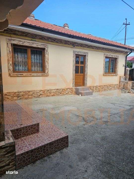 Casa de vanzare - zona Bratianu - Imagine principală: 2/8