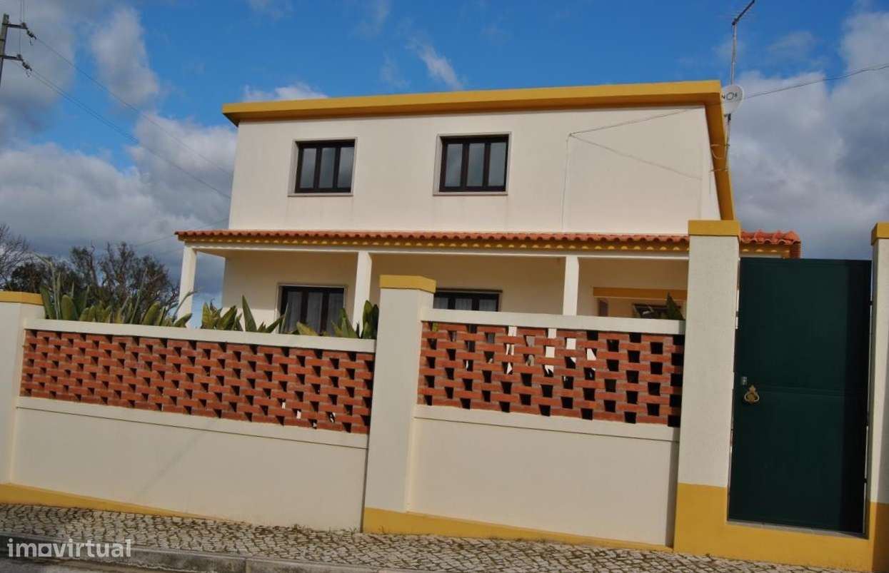 Moradia T2, sótão, garagem e terreno - a 7 minutos de Caldas da Rainha - Grande imagem: 4/18