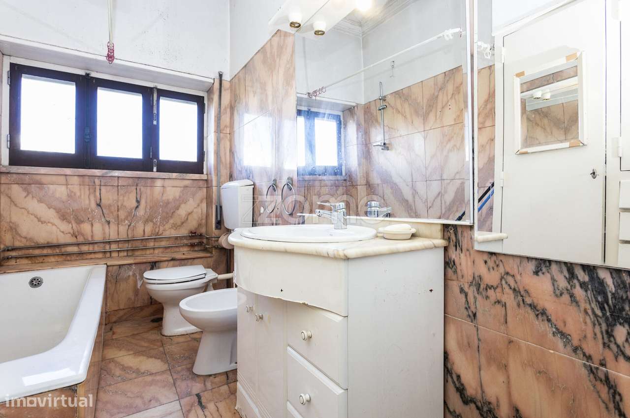 Moradia T5 a 3 minutos a pé da Praia de Carcavelos-16