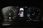 Volvo XC 40 D4 SCR AWD R-Design - 21