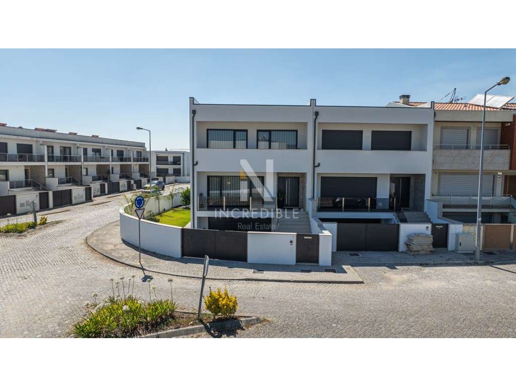 MORADIA T3 SEMI-NOVA EM GAVETO - MERELIM, BRAGA-42