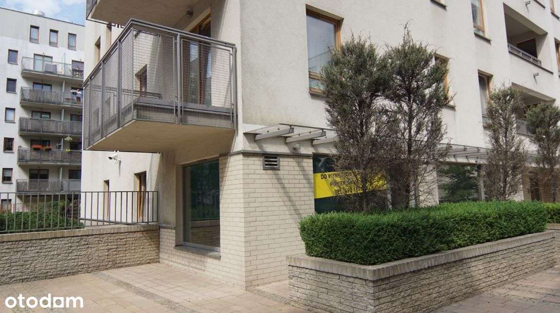 Komfortowy lokal na sprzedaż w Woli, 200 m²-0