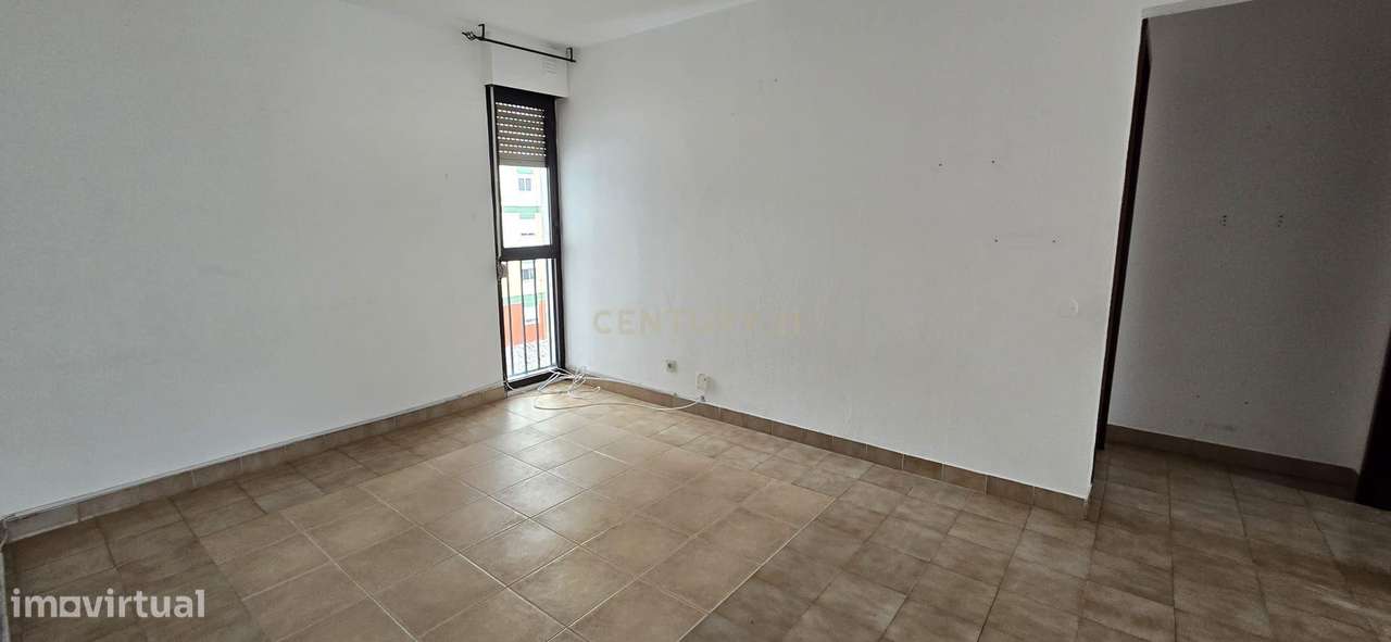 T2 com Elevador e Boa Luz Natural – Miratejo, Corroios - Grande imagem: 5/7