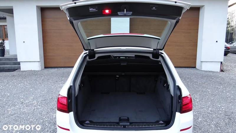 BMW Seria 5 525d - 31