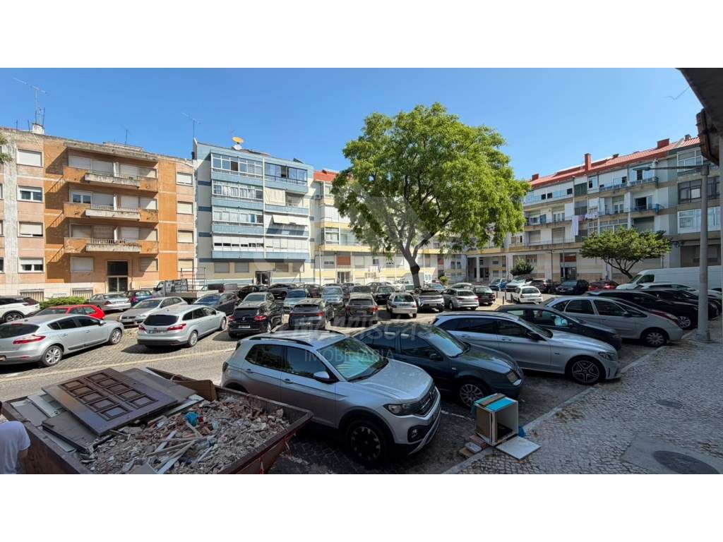 Apartamento T2+1 totalmente remodelado, em Odivelas-14