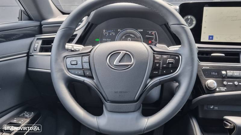 Lexus ES 300h Sport - 14