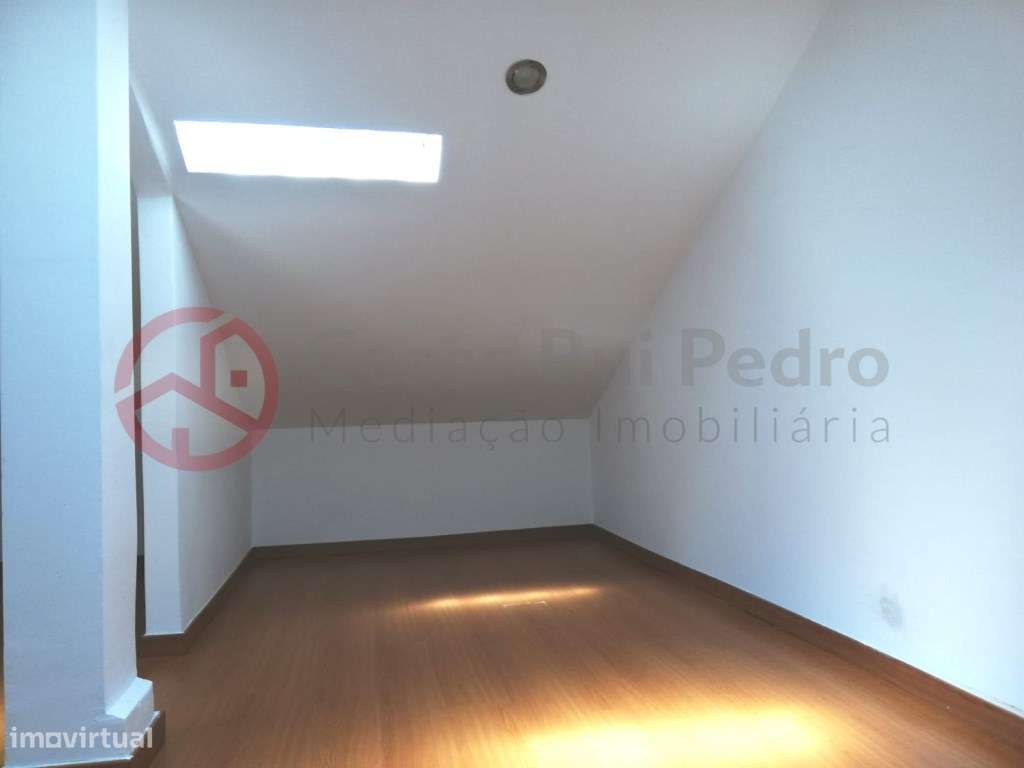 Apartamento T2 dúplex com vista rio, no Beato em Lisboa-32