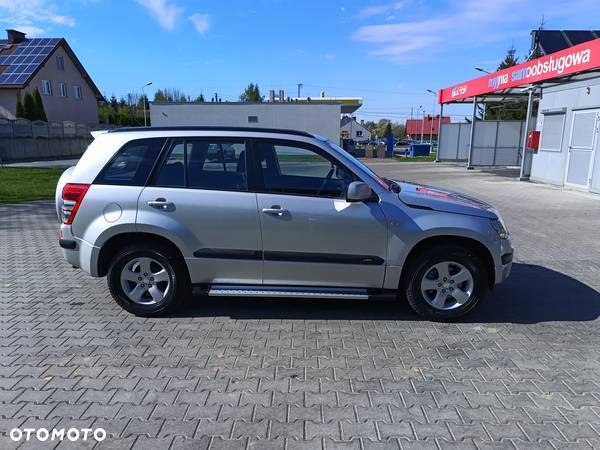 Suzuki Grand Vitara 2.0 De luxe - 19