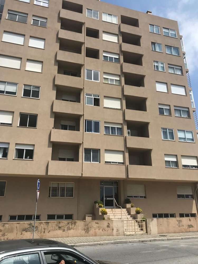 Arrumos no centro de Gaia 10m2 - Grande imagem: 2/10