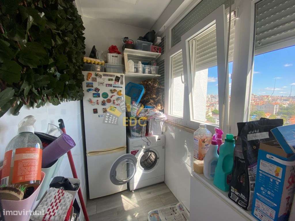 Apartamento T2 Totalmente Remodelado | Localizado na Damaia de Baix...-7