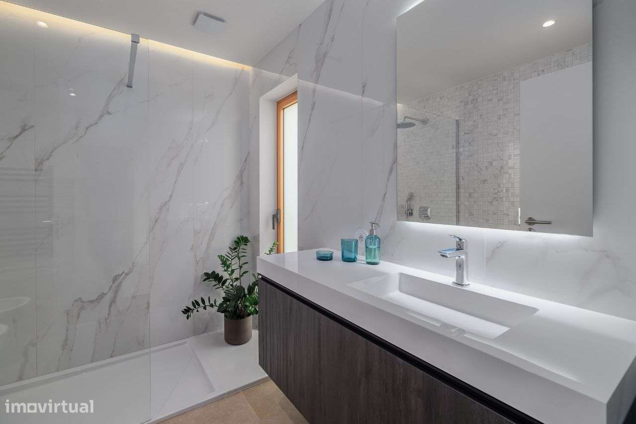 Moradia de Luxo em Aveiro: Centralidade, Conforto e Sustentabilidade-6