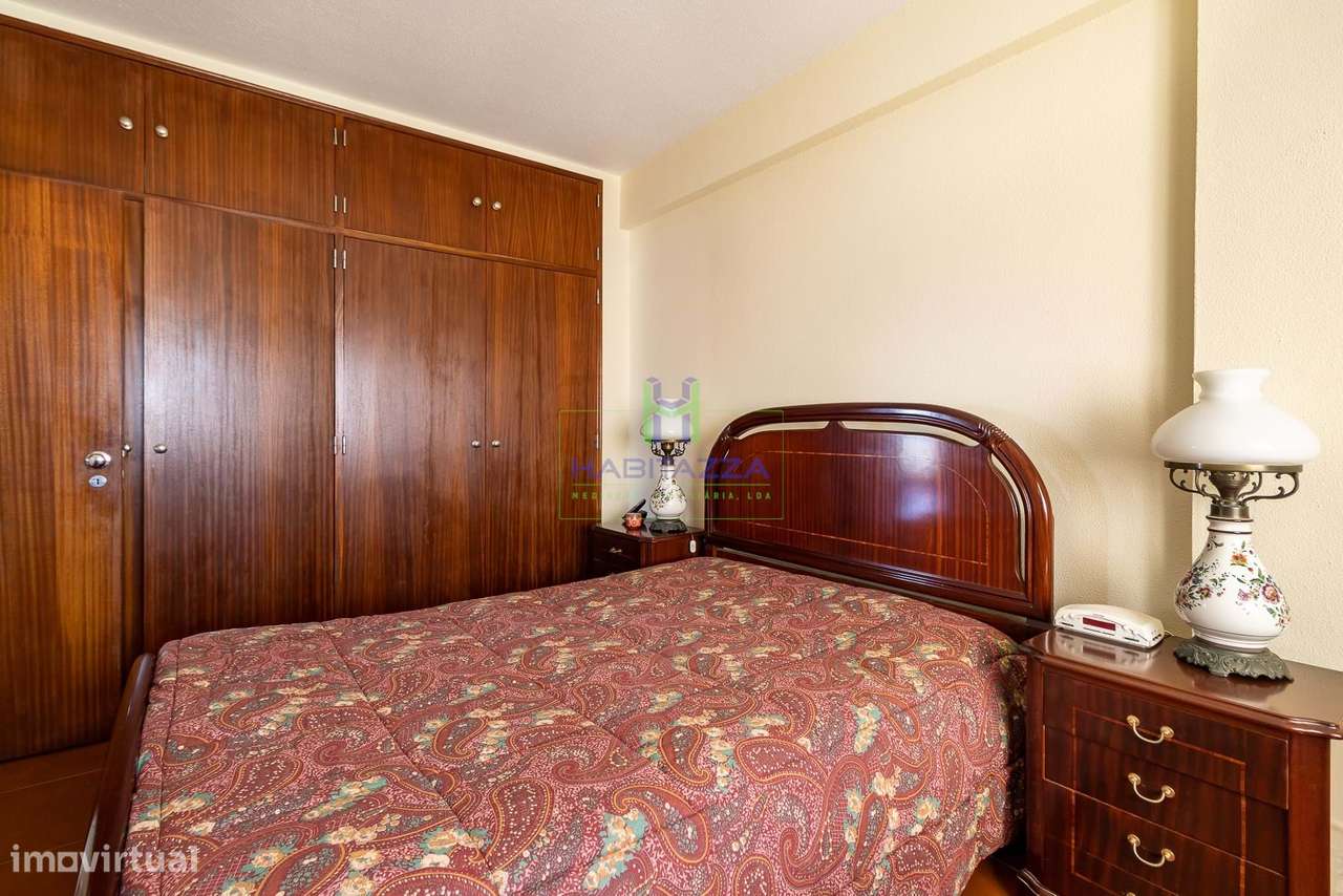 Apartamento T2, Último Andar, Vista Mar e Serra, em zona central de La-17