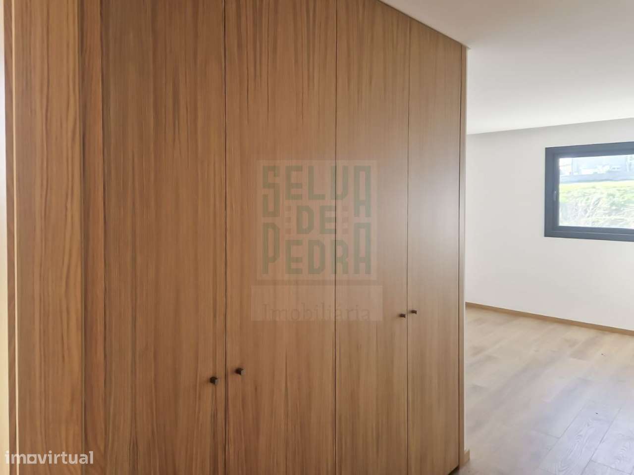 Moradia de 3 frentes V4 Famalicão-22