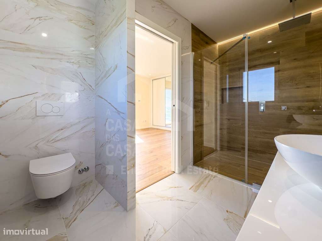 Vende Moradia T4 - Santa Cruz 5 km, A Casa das Casas-17
