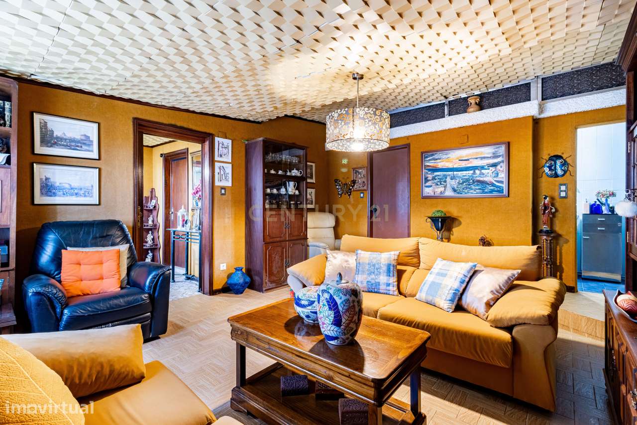 Moradia bifamiliar - Arrifana, Santa Maria da Feira - Grande imagem: 3/28