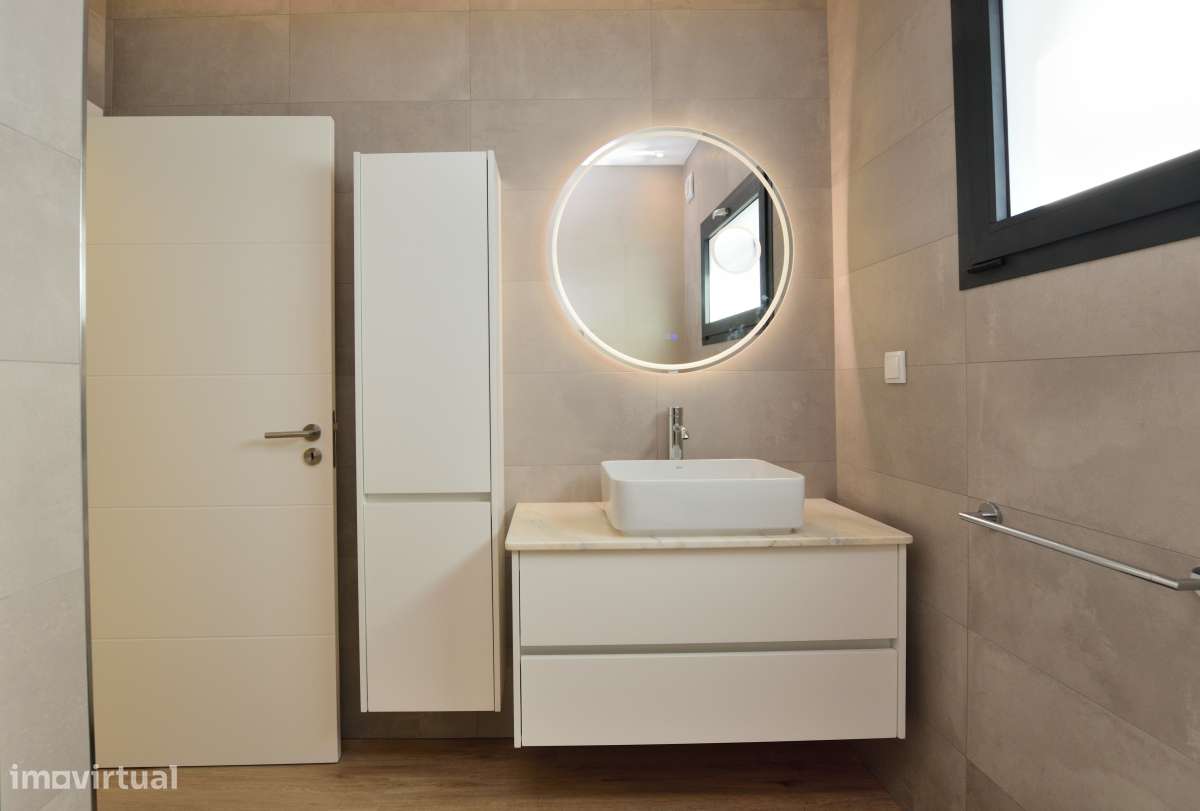 Moradia T4 c/ Certificação Energética A+ | Aveiras de Cima-29