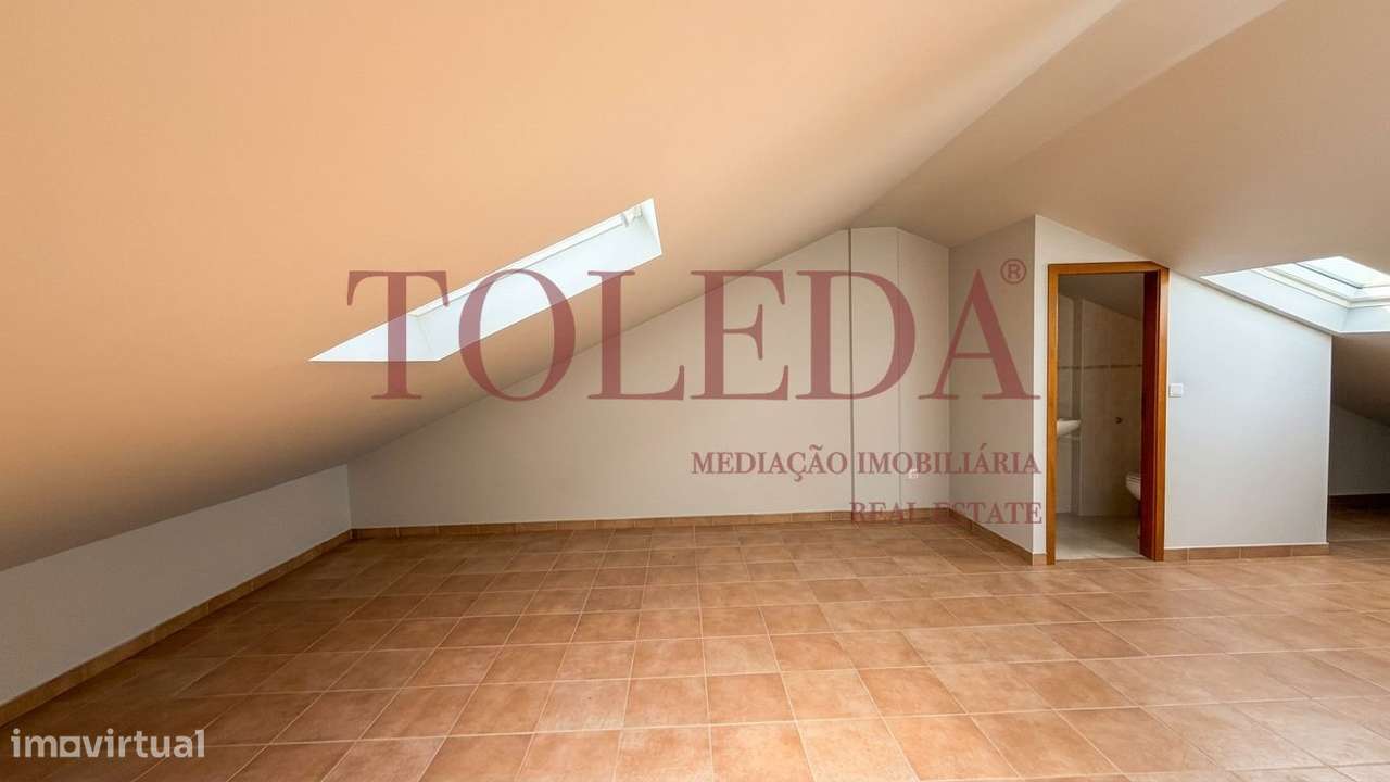 Moradia T3+1 com Terraço e Garagem-27