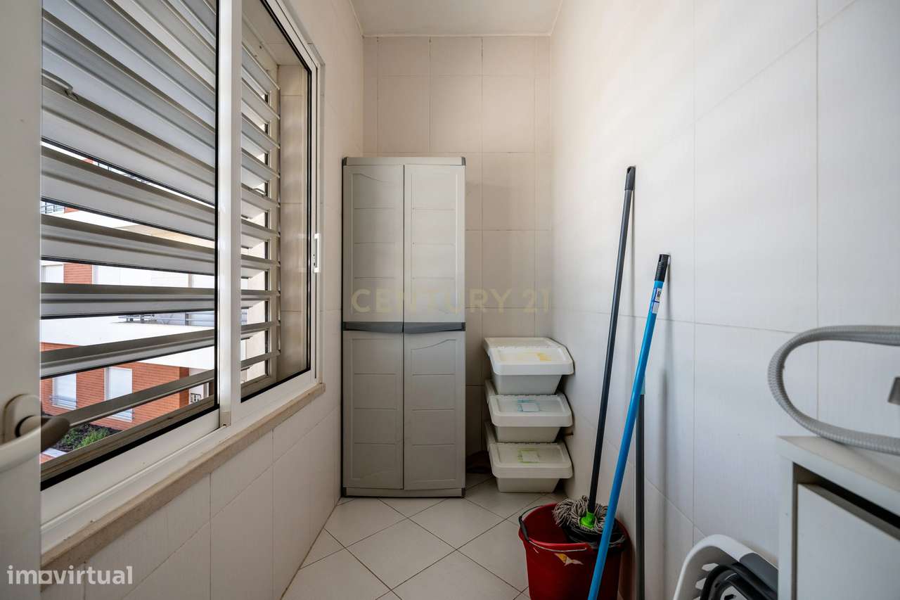 T2 com excelente potencial no Vale de Pedras – Albufeira-11