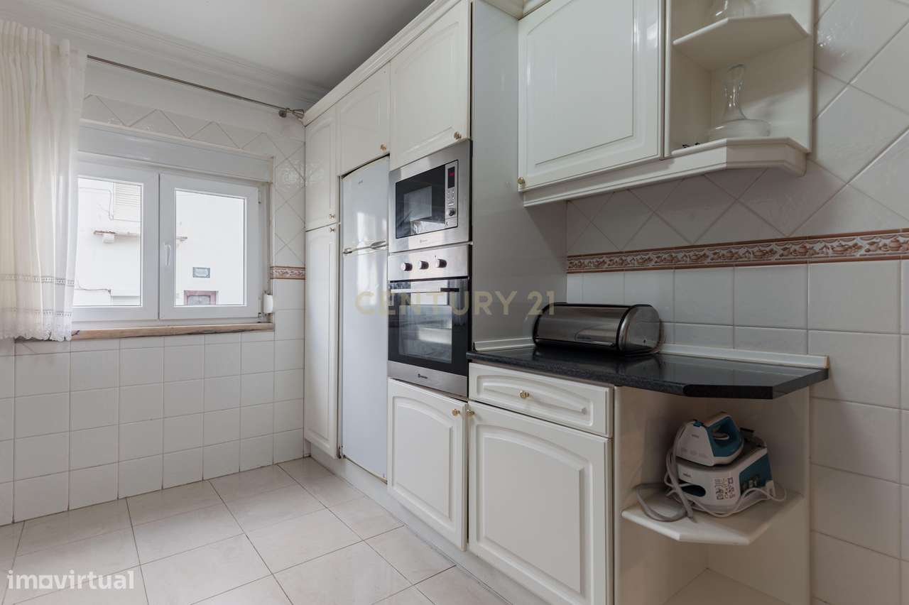 Moradia T3 de Charme no Bairro da Encarnação-10