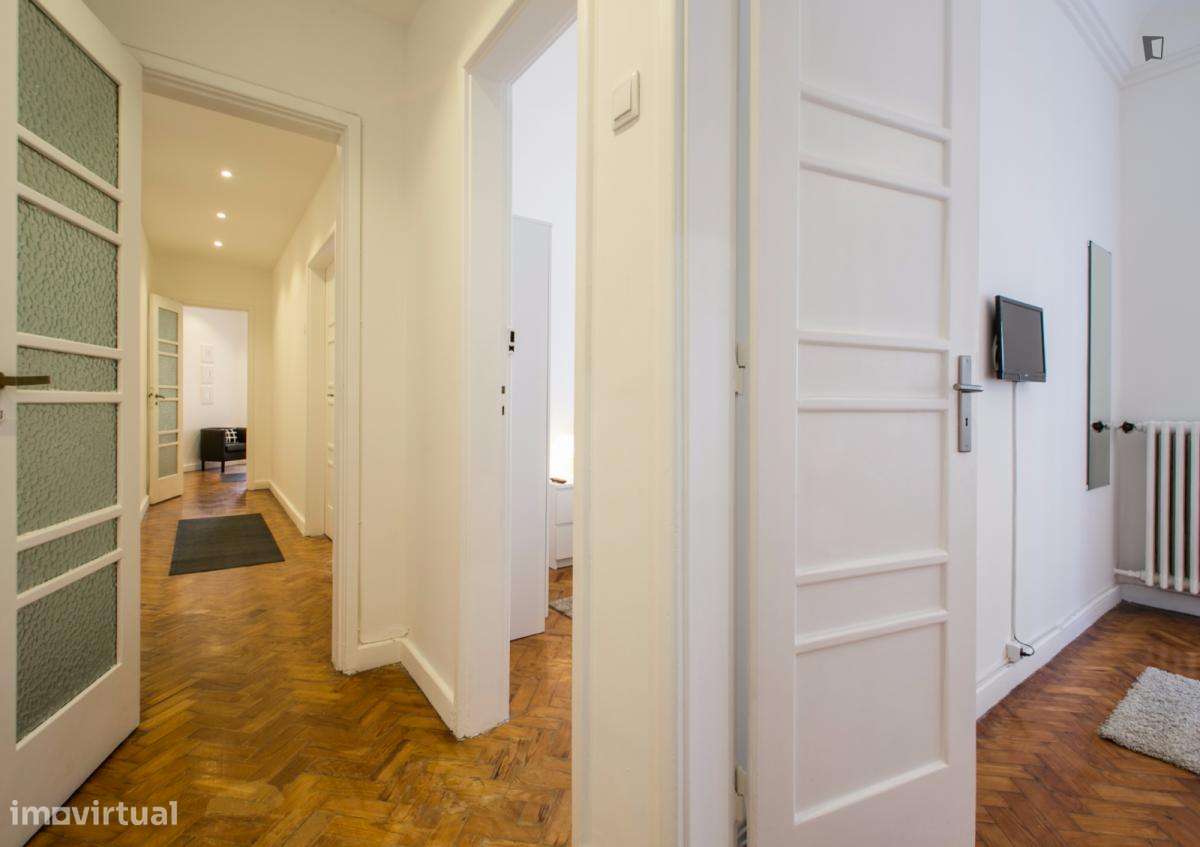 Quarto - localizado em Picoas Lisbon - Grande imagem: 2/9