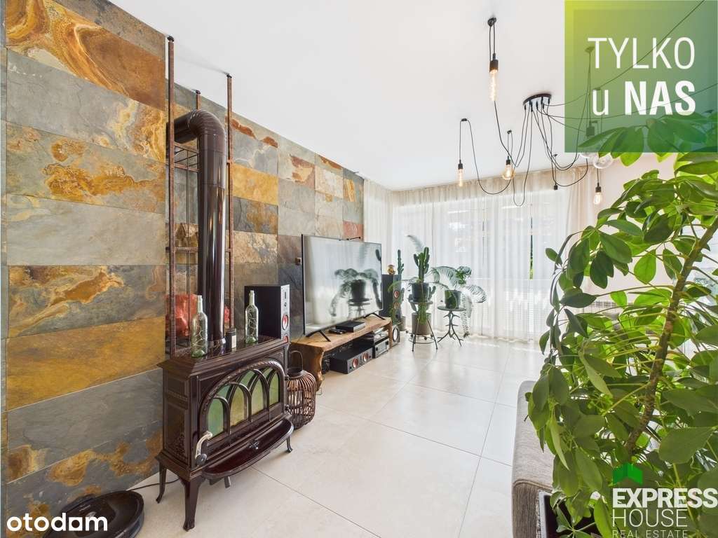 Dom z użytkowym poddaszem, 1493m2 działki.-0