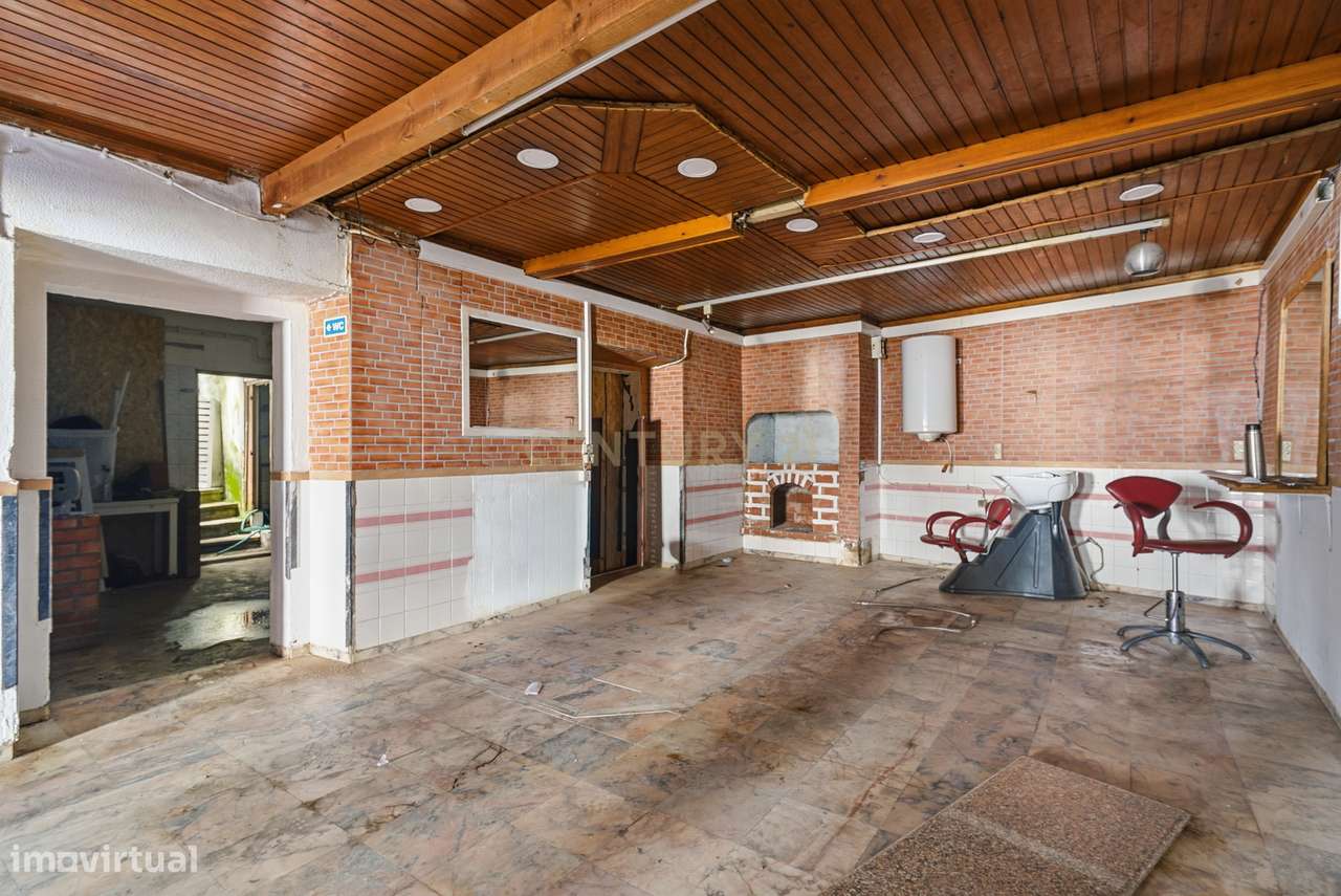 Imóvel comercial no centro da Merceana concelho de Alenquer, composto - Grande imagem: 3/22
