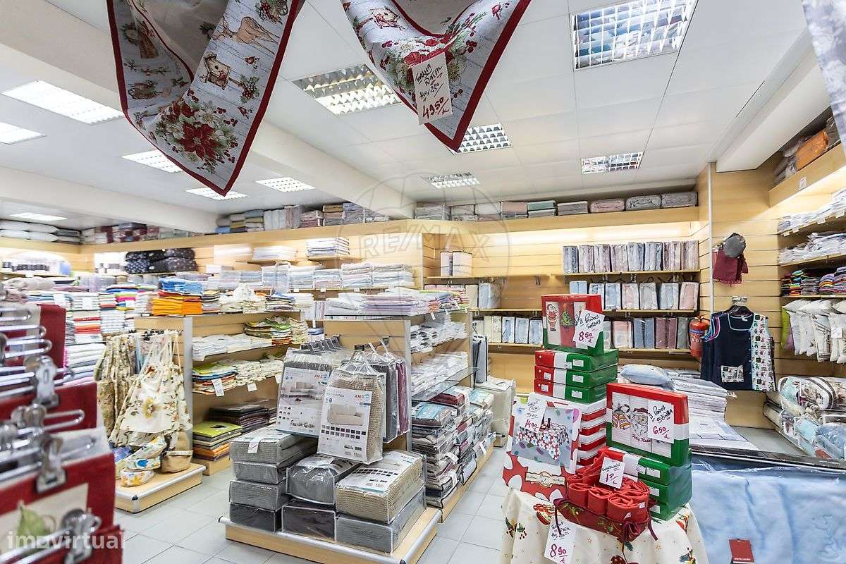 Loja à venda em Almada-6