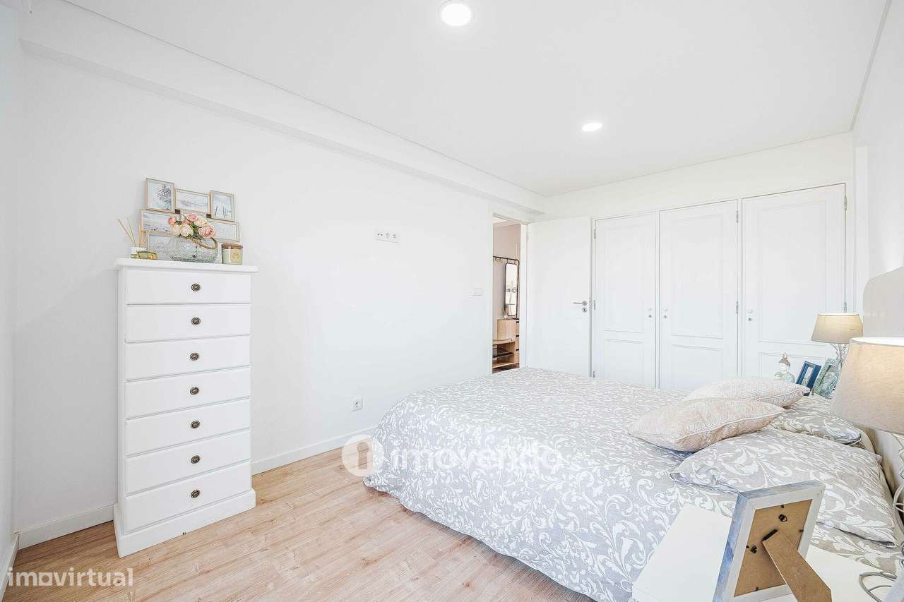 Apartamento T2 totalmente remodelado, com cozinha equipada, em Belas-15