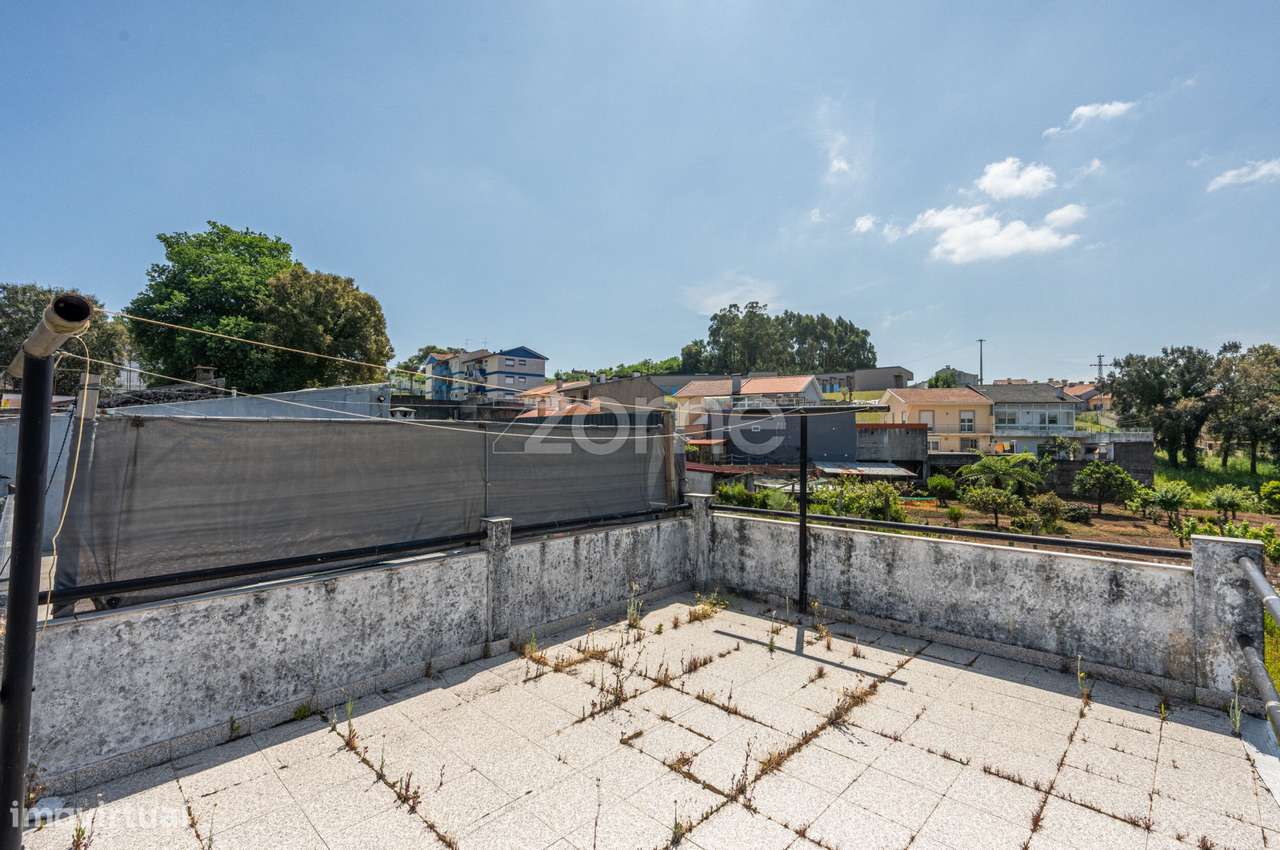 Andar Moradia Com Garagem em Baguim do Monte-8