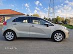 Kia Rio - 11