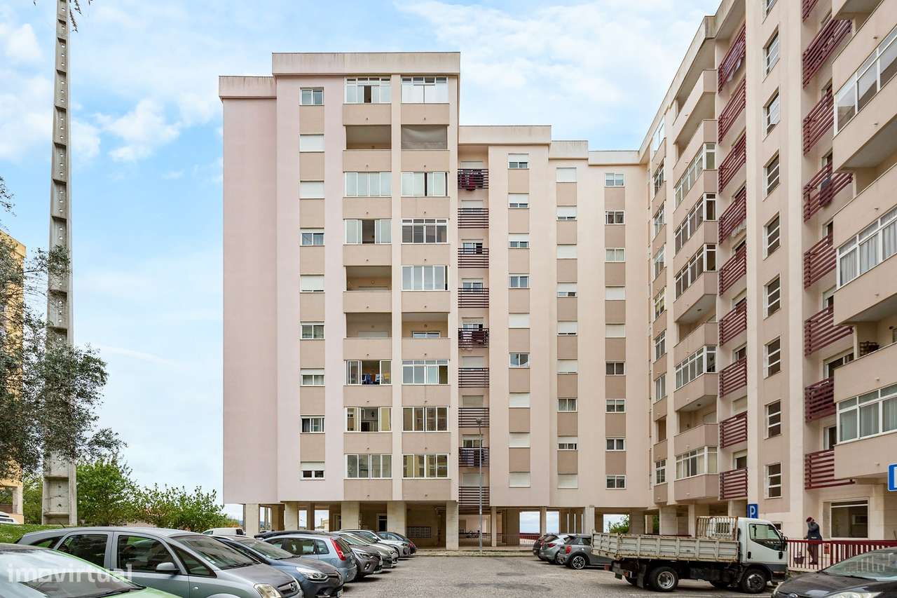 T3 com óptimas áreas e 1 Lugar de garagem, na II Fase Quinta da Piedad-13