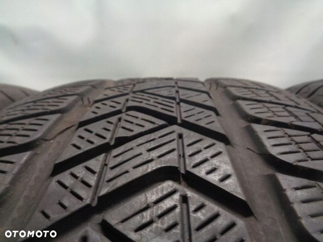 PIRELLI WINTER SOTTO ZERO 255/45R20 105V - 5