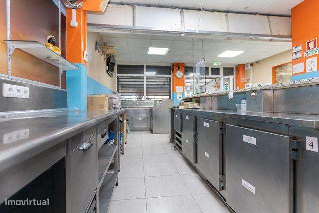 Restaurante – Excelente Localização em Bairro Residencial de Setúbal - Grande imagem: 3/13