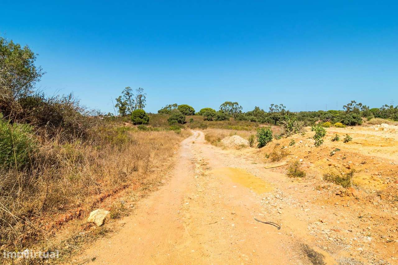 Terreno urbano em São Sebastião (Setúbal) com 17000m2-13