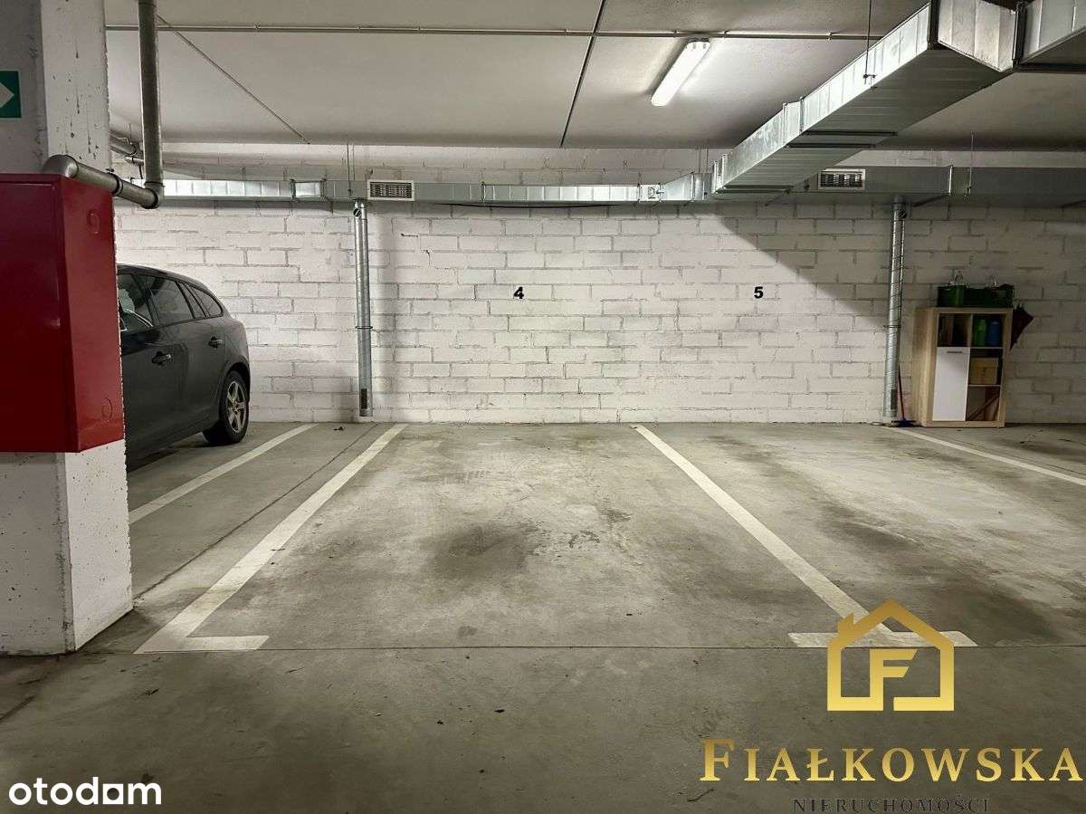 Miejsce postojowe w hali garażowej E. Plater-5