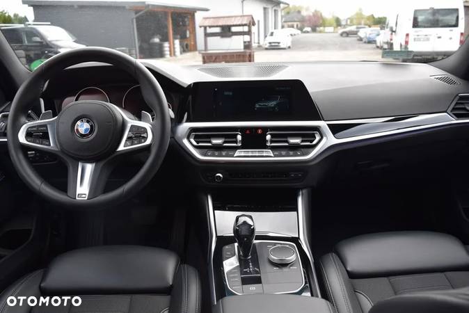 BMW Seria 3 320i M Sport Shadow - 39