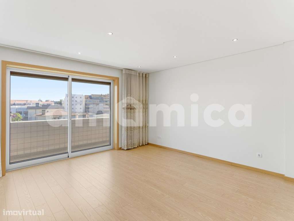 Oportunidade! T2 Póvoa de Varzim a 300m da praia !!-9