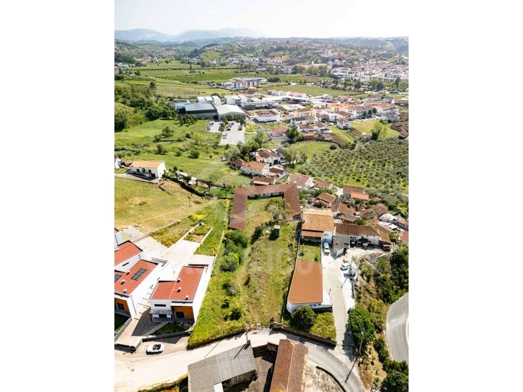 Terreno Urbano com 2720m² - Arneiro - Batalha-12